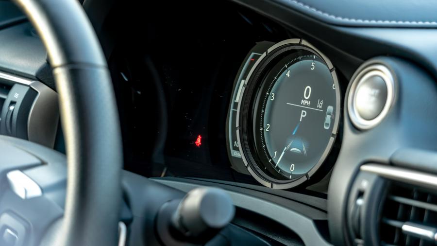 Панель приборов Lexus IS350 F-Sport (XE30) 2016 года  (NA) (фото 4 из 32)